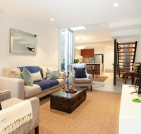 Quiet Family Home With Garden Courtyard Near Cafes - Mackay Tourism
