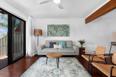 Quiet Waterfront Retreat In Family Neighbourhood - Mackay Tourism 2