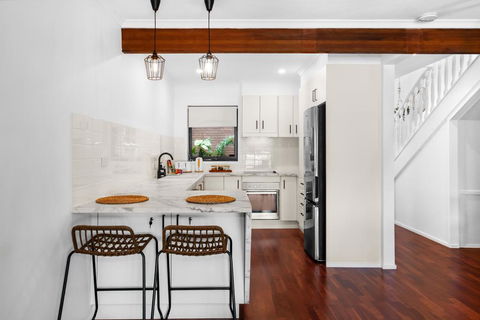 Quiet Waterfront Retreat In Family Neighbourhood - Mackay Tourism 1