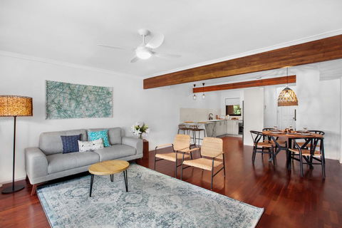 Quiet Waterfront Retreat In Family Neighbourhood - Mackay Tourism 0