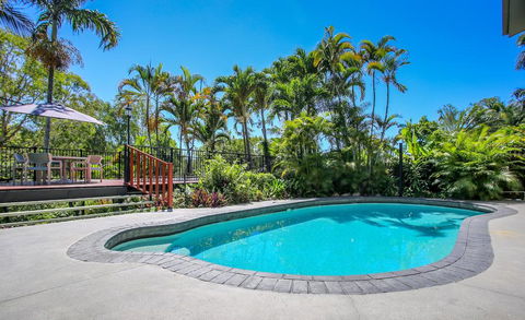 Rain-forest Apartment - Mackay Tourism 0