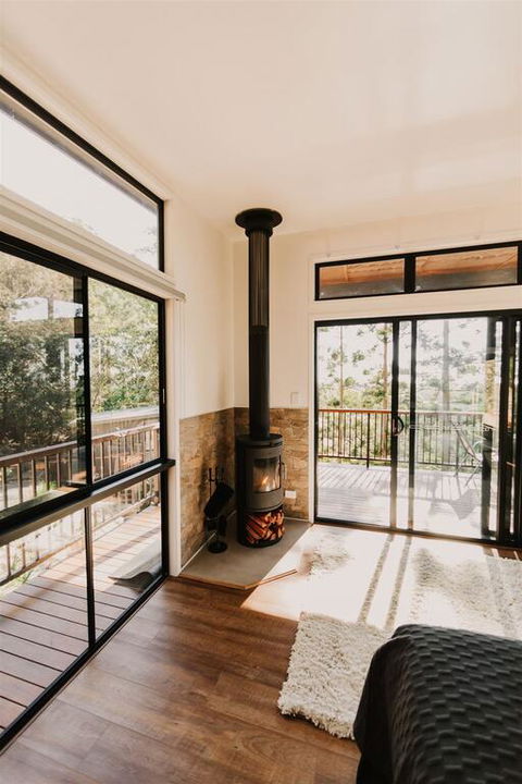 Rainforest Gardens - Luxury Hillside Chalets With Views To Bay & Islands - Mackay Tourism 3