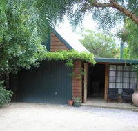 Red Brier Cottage Accommodation - Mackay Tourism