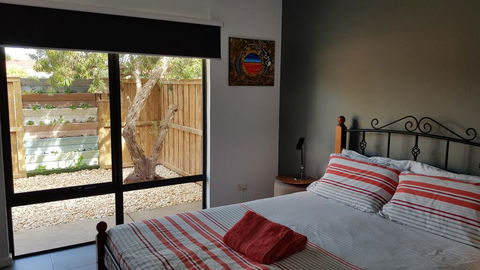 Red Ochre - Large 1BR With Private Courtyard - Mackay Tourism 0
