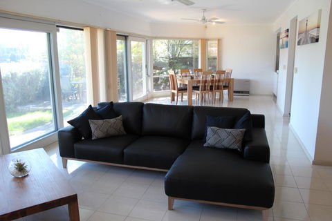 Relax At The Marina - Mackay Tourism 1
