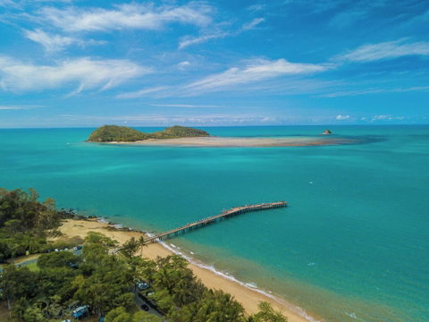 Relax In Palm Cove - Mackay Tourism 3