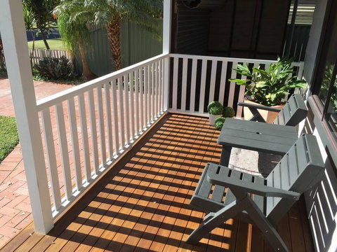 Relaxing Queen Sized Room With En-Suite - Mackay Tourism 1