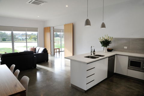 Relbia Lodge - Mackay Tourism 1