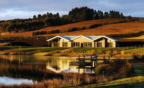 Relbia Lodge - Mackay Tourism 0