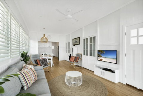 Rigi On Currumbin Beach - Mackay Tourism 2