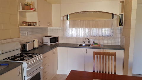 Rise N' Shine - Min Stay 4 Nights - Mackay Tourism 3