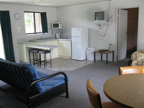 River Village Motel & Holiday Units - Mackay Tourism 0