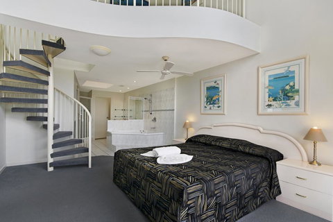 Riviere On Golden Beach - Mackay Tourism 2