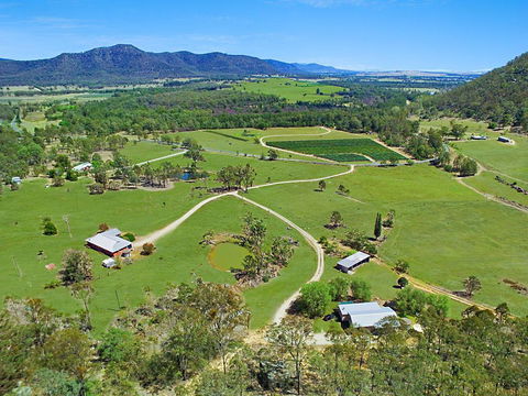 Rosa Estate In Broke - Two 3br House In Walking Distance To Cellar Doors - Mackay Tourism 1