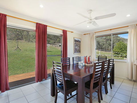 Rosa Estate In Broke - Two 3br House In Walking Distance To Cellar Doors - Mackay Tourism 3