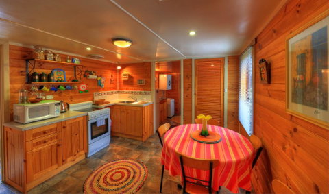 Rosebank Cottage Collection - Mackay Tourism 0