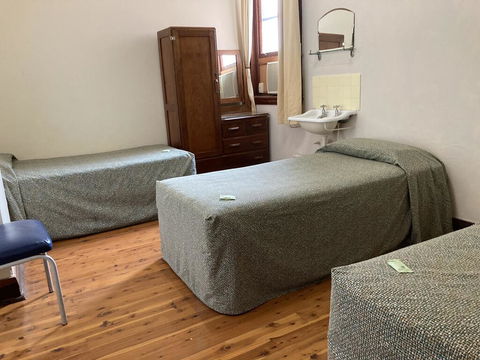 Royal Hotel Condobolin - Mackay Tourism 1