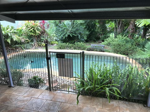 Royal Palm Cottage, Entire Two Bedroom 2 Bathroom House With Pool - Mackay Tourism 0