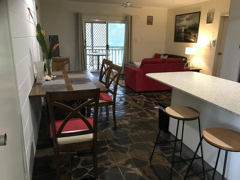 Royal Palm Cottage, Entire Two Bedroom 2 Bathroom House With Pool - Mackay Tourism 1