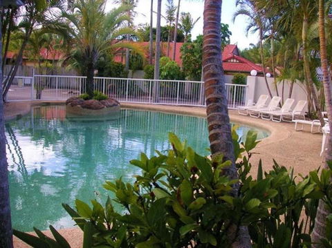 Runaway Bay Motor Inn - Mackay Tourism 1