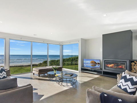Saltwater Retreat - Mackay Tourism 1