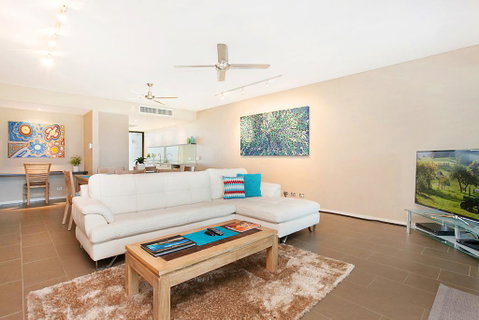 Saltwater Suites - 1,2 & 3 Bed Waterfront Apartments - Mackay Tourism 1