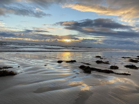 Salty Grape Beach House - Mackay Tourism 3
