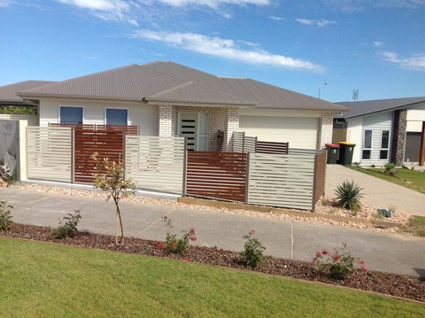 SALTY PAUSE @ BONDI HOUSE - Mackay Tourism 0