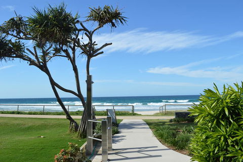 Sanctuary Beach Resort - Mackay Tourism 0
