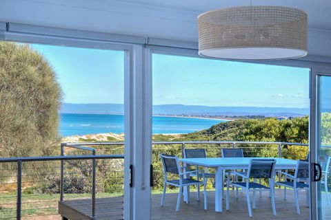 Sandbar Beach House - Mackay Tourism 0