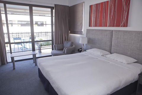 Savoy Double Bay Hotel - Mackay Tourism 1