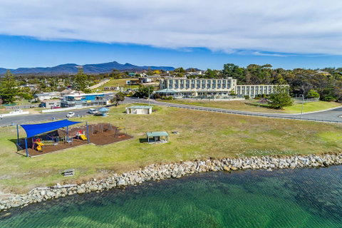 Scamander Beach Resort - Mackay Tourism 0