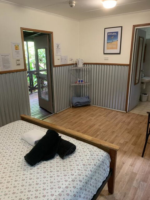 Scotty's Mission Beach YHA - Mackay Tourism 3