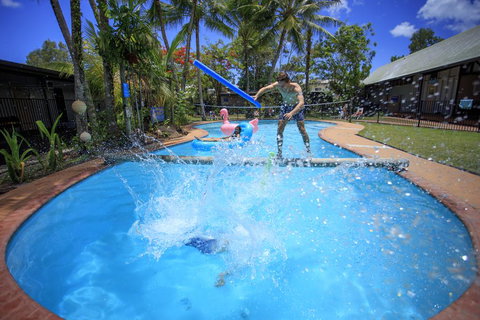 Scotty's Mission Beach YHA - Mackay Tourism 0