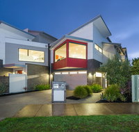 Sea View Luxury Beachfront - Mackay Tourism