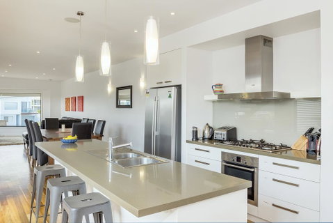 Sea View: Luxury Beachfront - Mackay Tourism 2