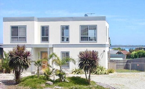 Seaview Holidays San Remo - Mackay Tourism 0