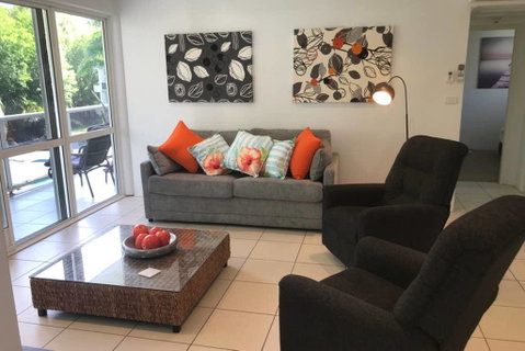 Secluded Tropical Apartment - Mackay Tourism 3