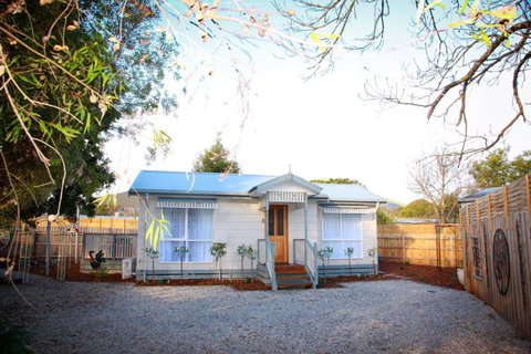 Secret Cottage - Mackay Tourism 3