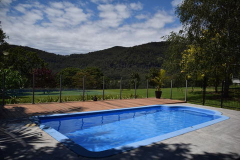 Secrets At Cedar Grove - Mackay Tourism 2