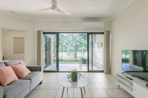 Secure 2 Bed Unit In Gray - Close Palmerston City - Mackay Tourism 0