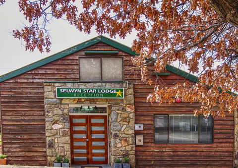 Selwyn Star Lodge - Mackay Tourism 0