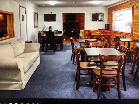 Selwyn Star Lodge - Mackay Tourism 1