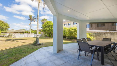 Serendipity - Large Family Home - Mackay Tourism 1