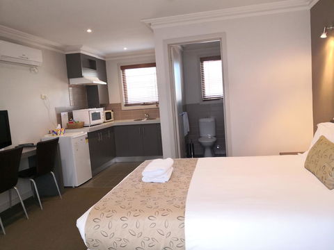 Seymours On Lydiard - Mackay Tourism 1
