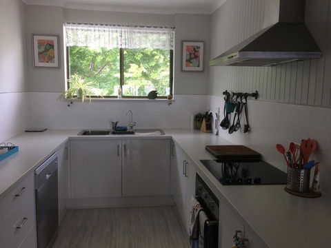 Shanti By The Sea - Mackay Tourism 1