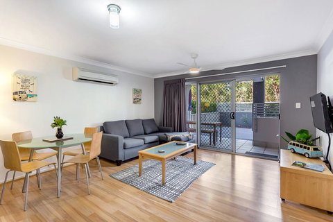 Shoal Bay Beach Apartments, 6/2 Shoal Bay Road - Mackay Tourism 3