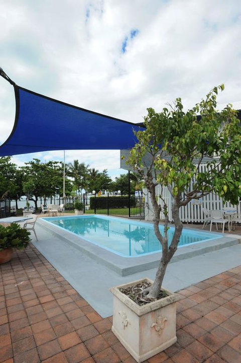 Shoredrive Motel - Mackay Tourism 3