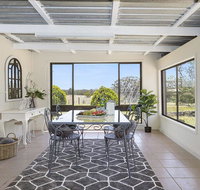 Silky Oak Cottage - cosy with country views - Mackay Tourism