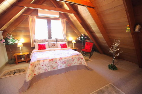 Silverpoint Accommodation - Mackay Tourism 0